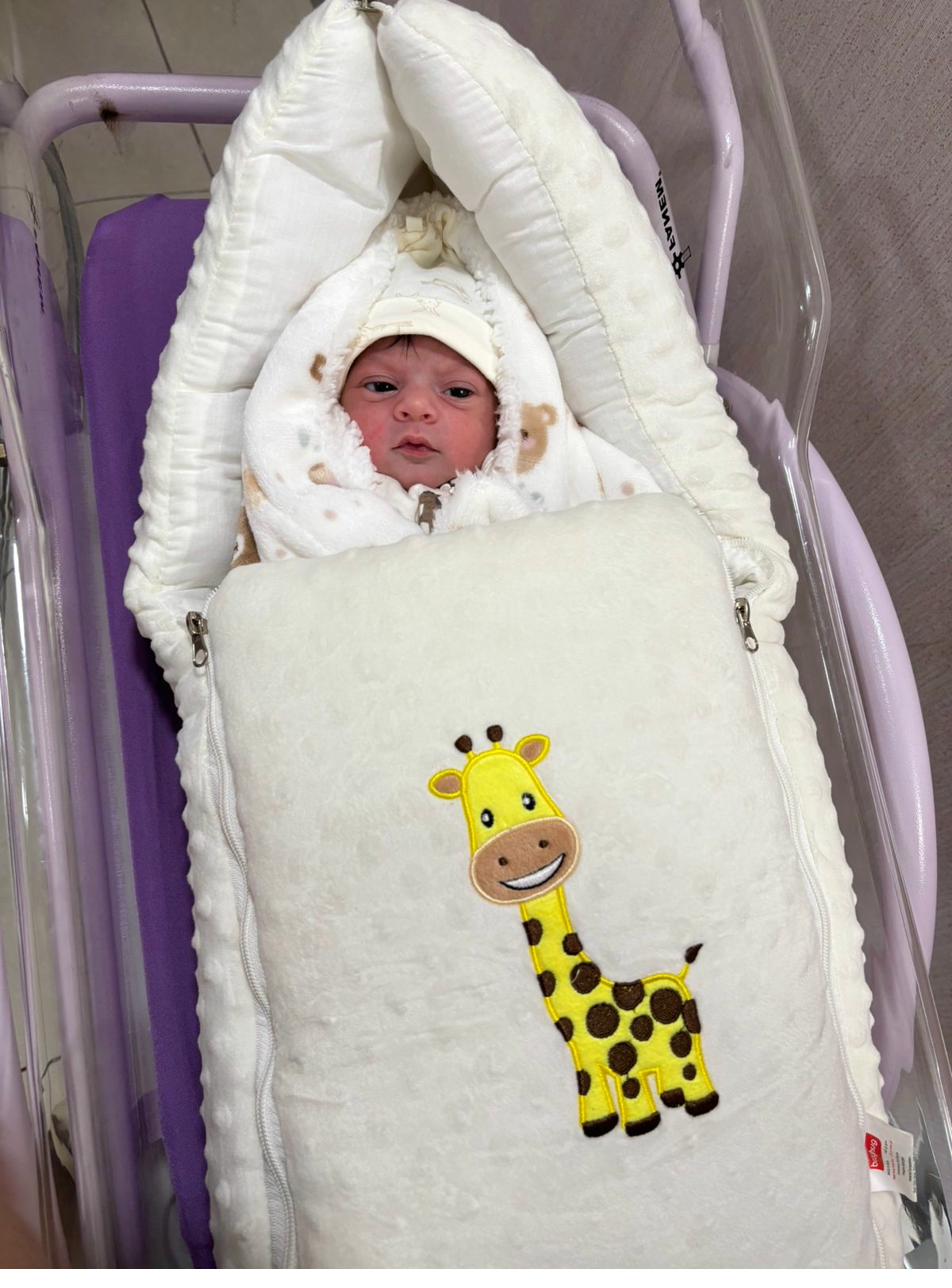 Newborn baby - healthy delivery